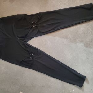 SHEIN Black Leggings with Ring Detail